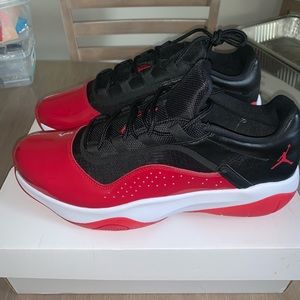 Air Jordan 11 CMFT Low